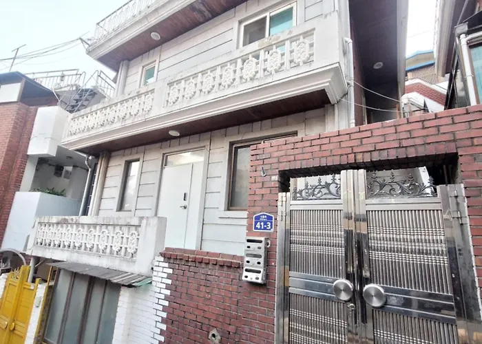 Newly Renovated Modern #11 * 서울특별시